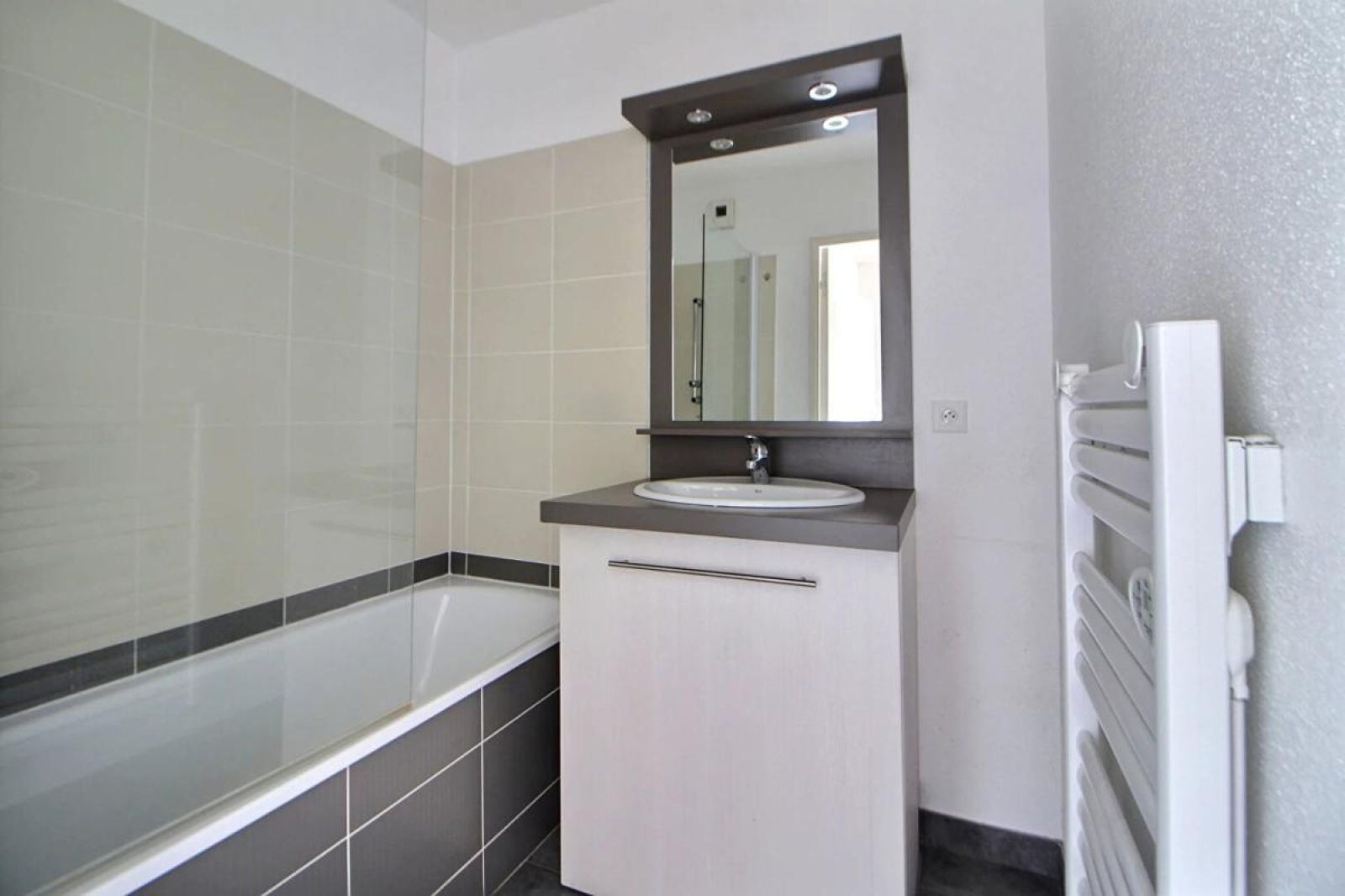 Image_9, Appartement, Roanne, ref :CAT1757a