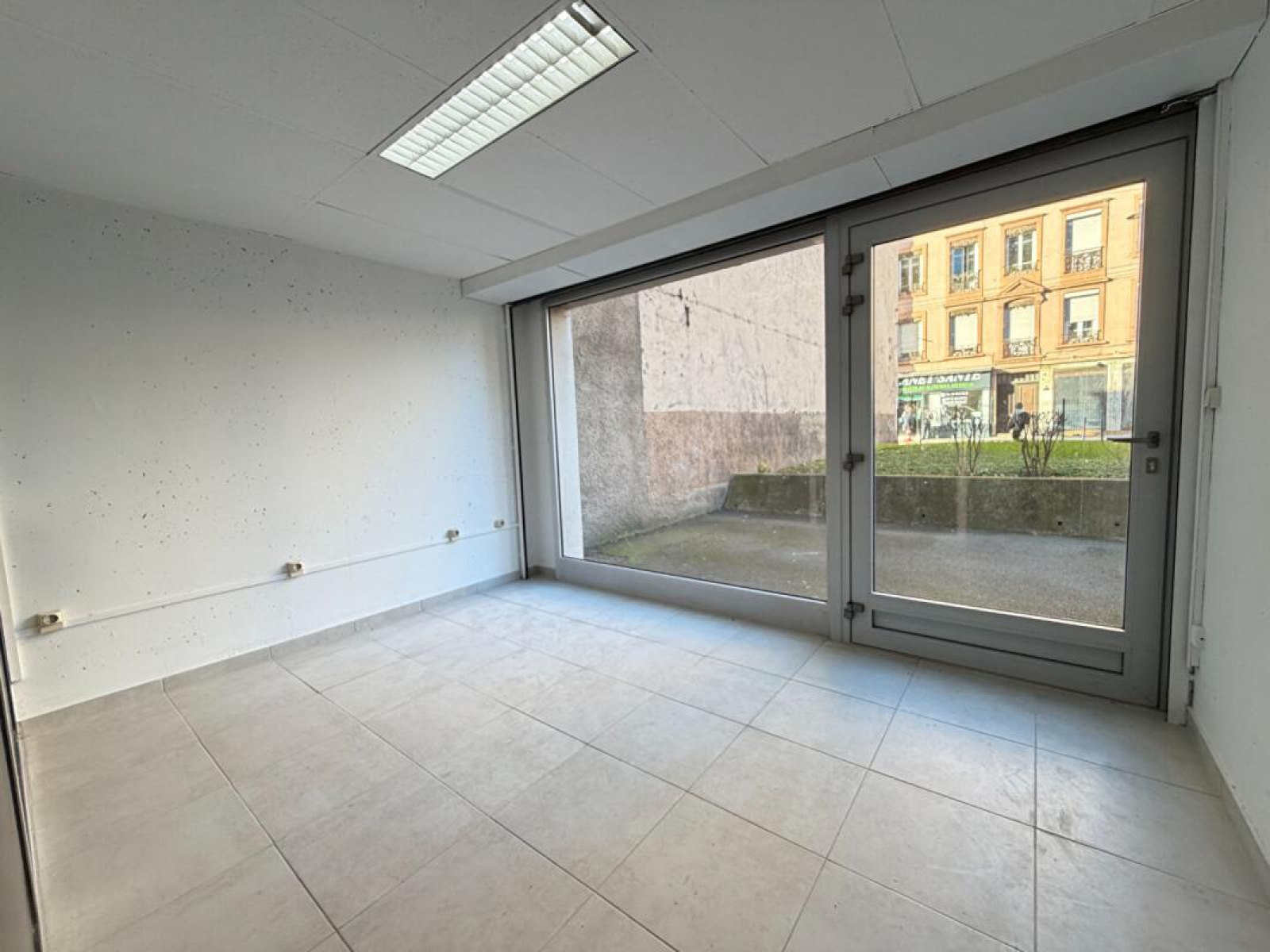 Image_1, Local commercial, Villeurbanne, ref :12229A