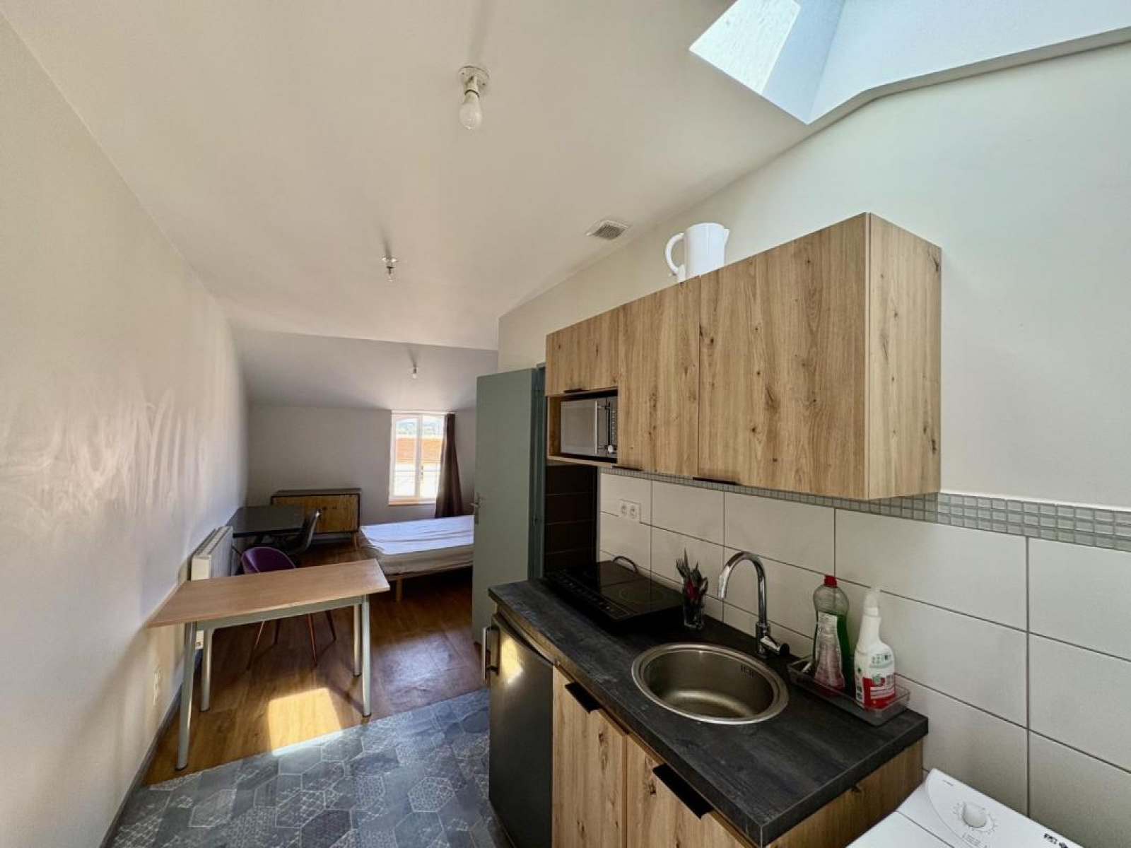 Image_1, Studio, Roanne, ref :117997