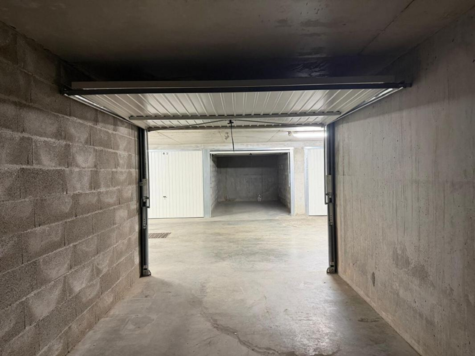 Image_2, Garage, Villeurbanne, ref :12242A