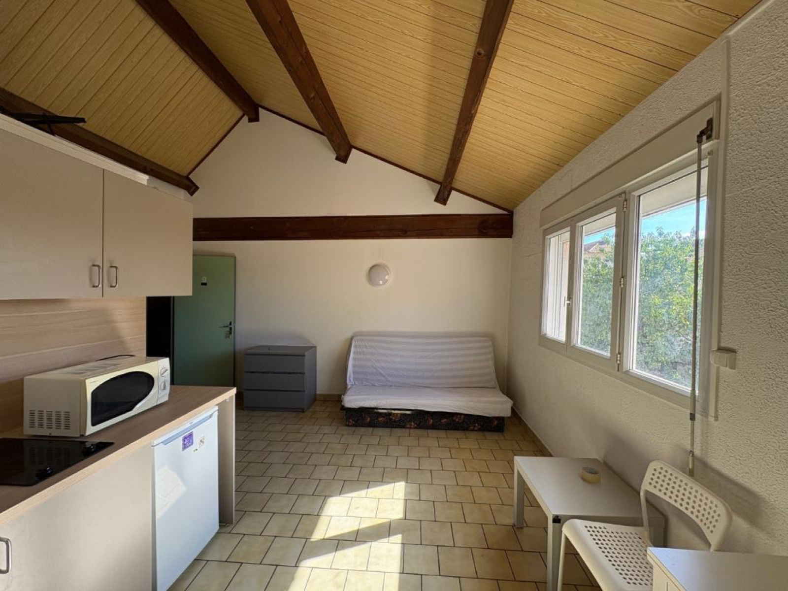 Image_2, Studio, Roanne, ref :115148