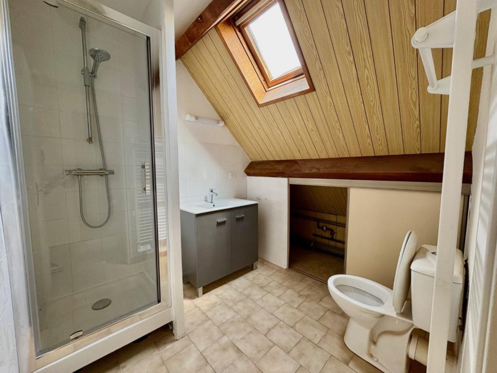 Image_4, Studio, Roanne, ref :108875