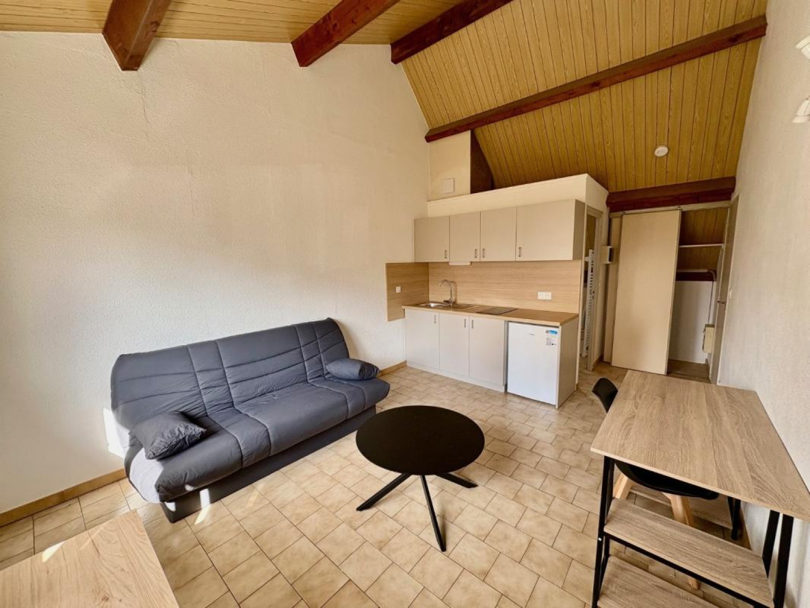 Image_2, Studio, Roanne, ref :108875
