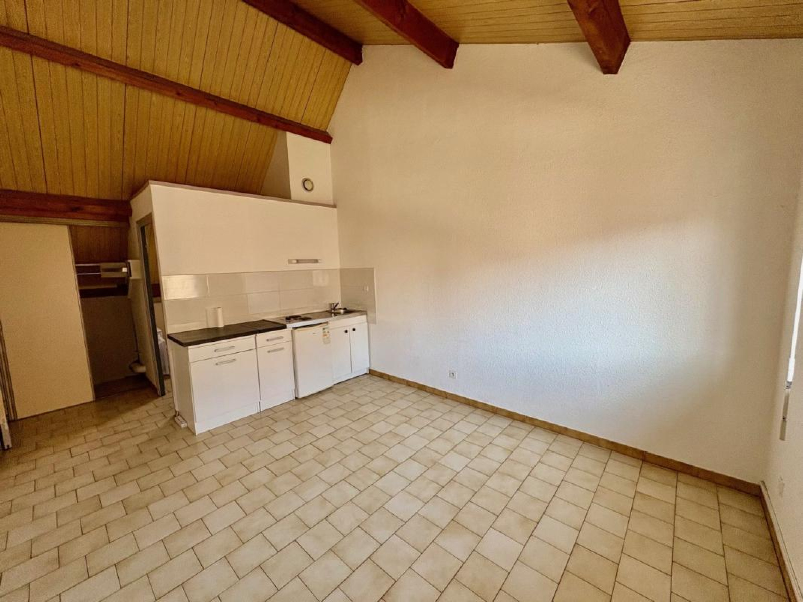 Image_3, Studio, Roanne, ref :100646
