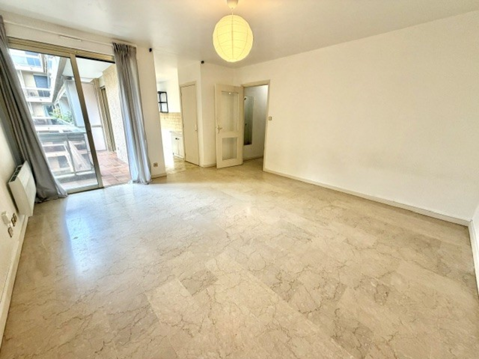 Image_1, Studio, Lyon, ref :123972