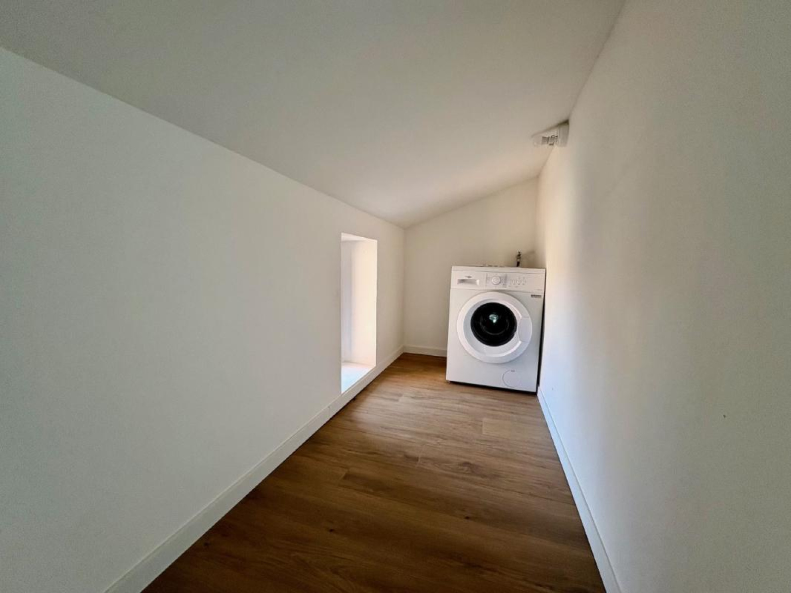 Image_2, Studio, Roanne, ref :113595