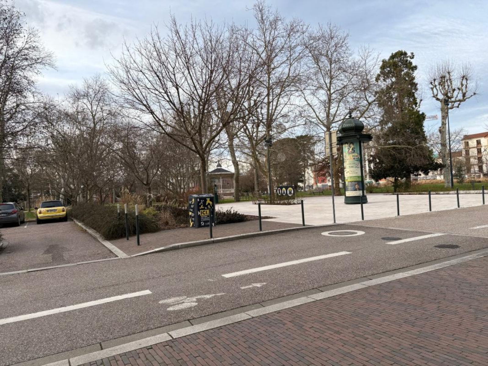 Image_2, Parking, Roanne, ref :107191