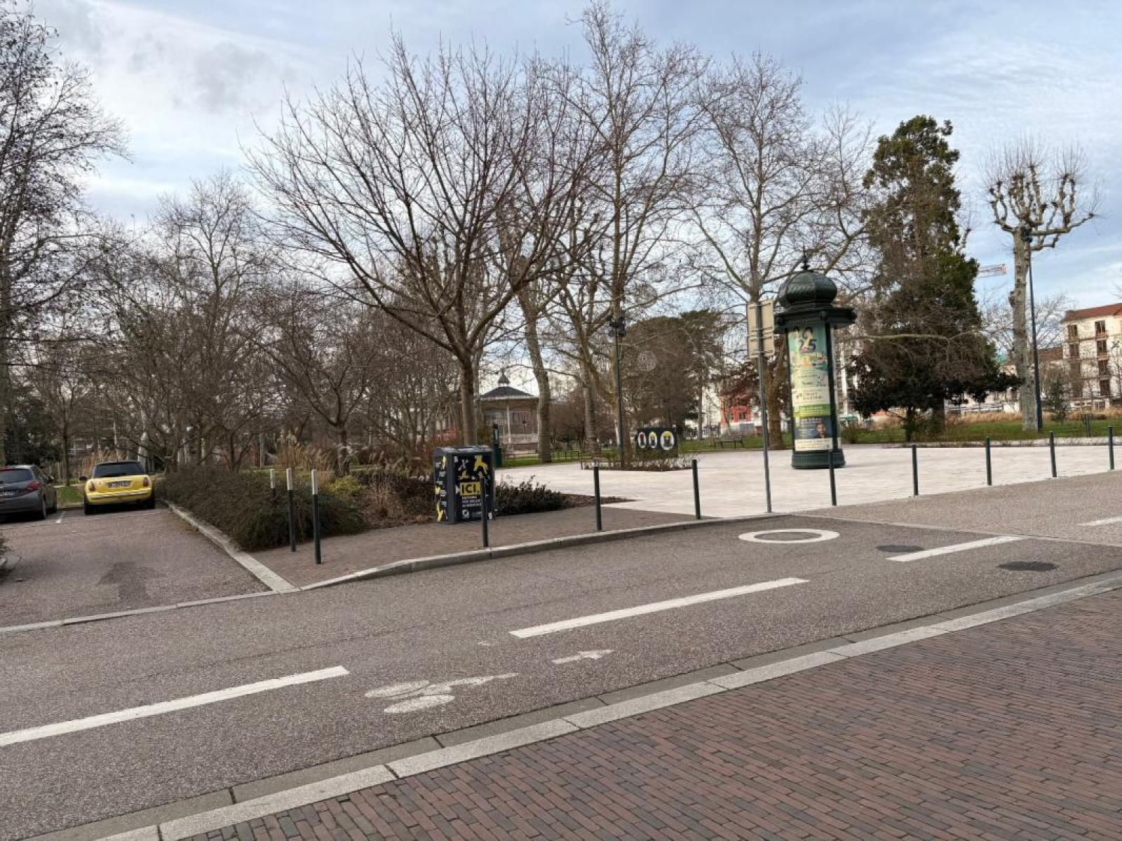 Image_2, Parking, Roanne, ref :107191