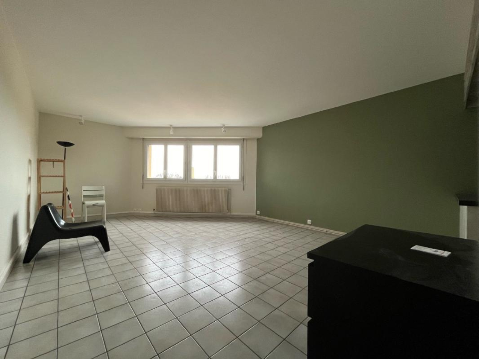 Image_1, Studio, Roanne, ref :122703