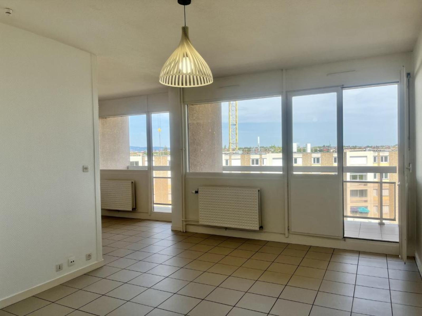 Image_1, Studio, Roanne, ref :114518