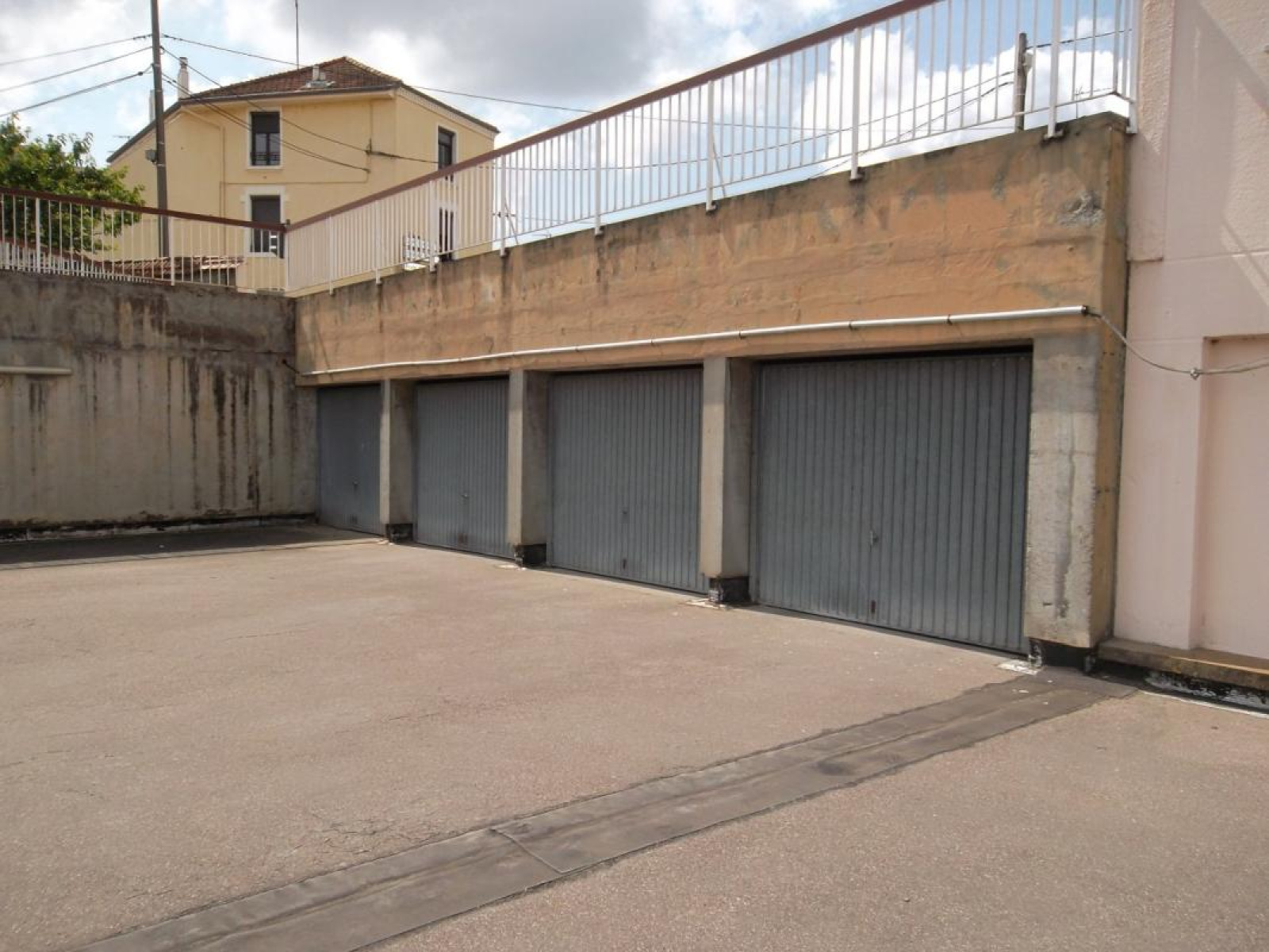 Image_1, Garage, Roanne, ref :109727