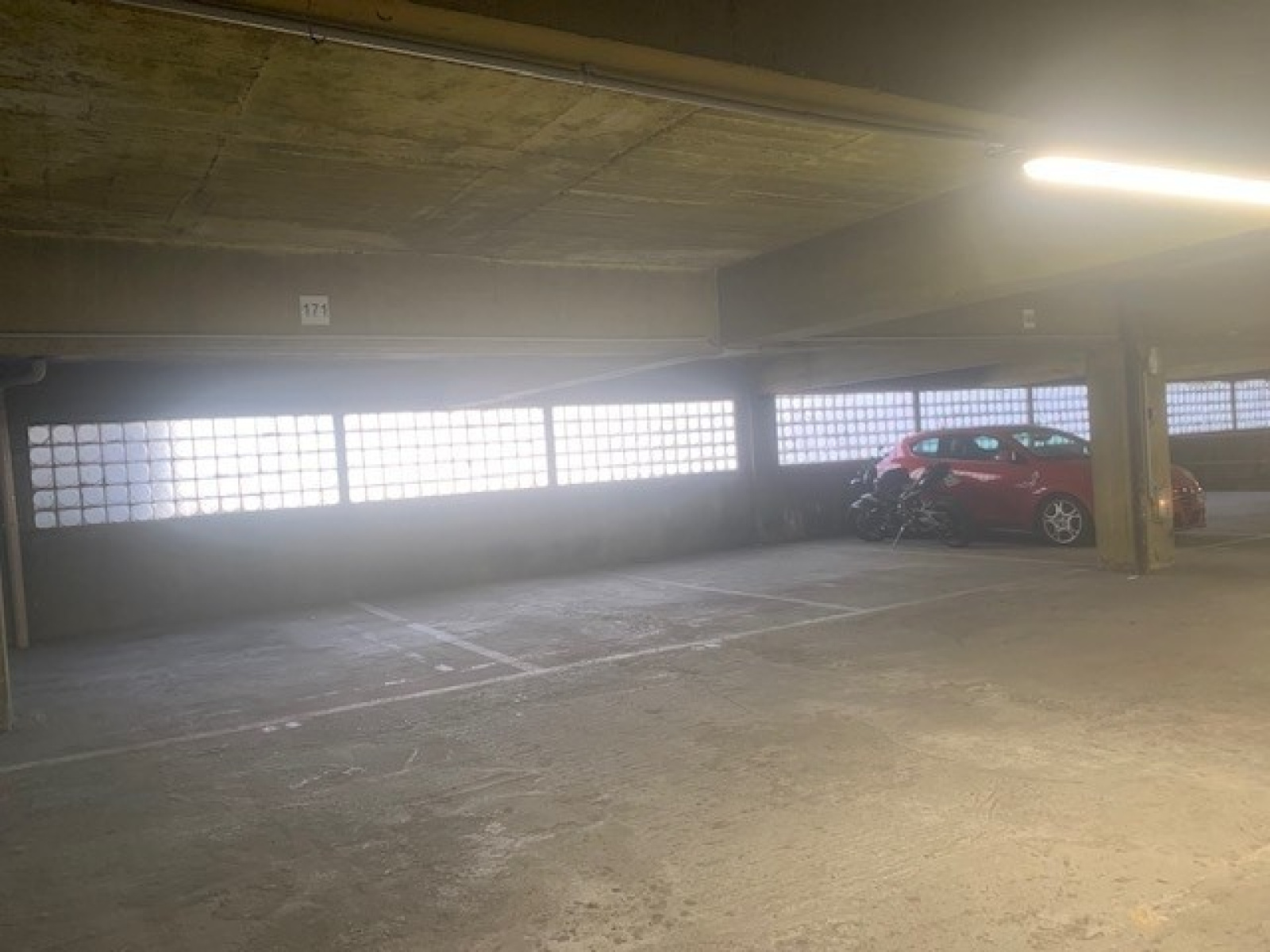 Image_1, Parking, Saint-Étienne, ref :112116