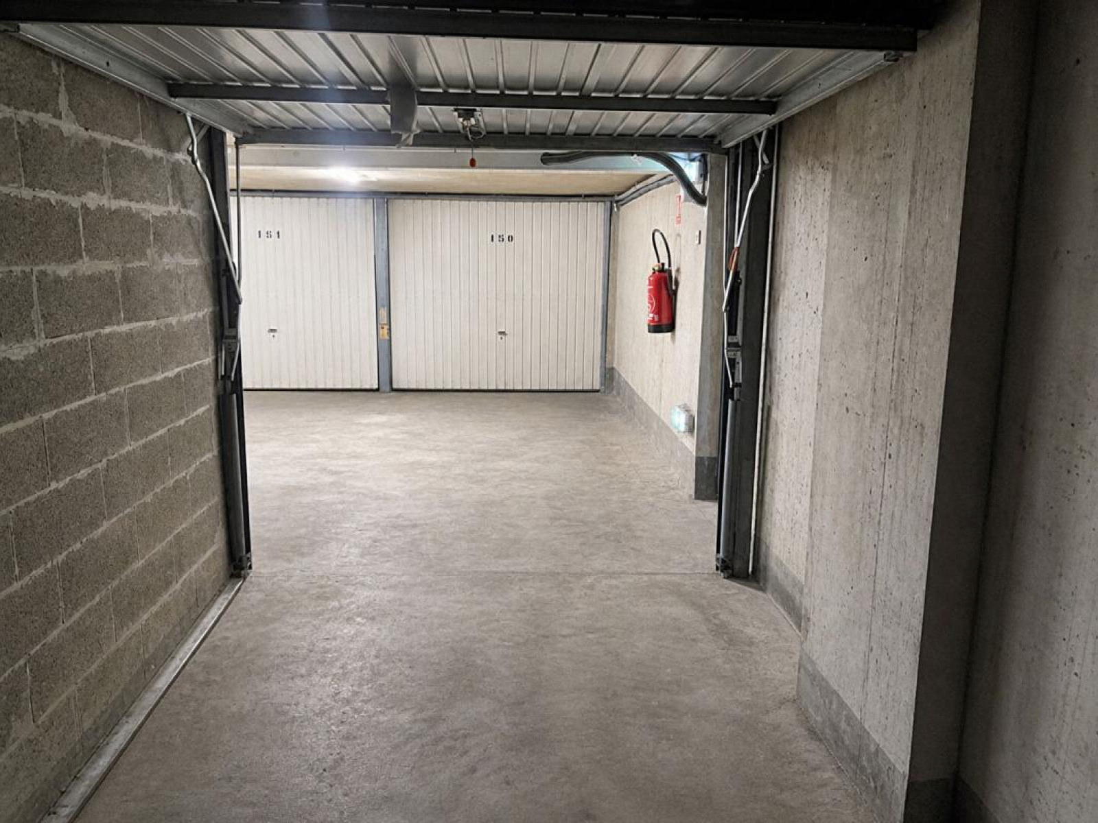 Image_2, Garage, Lyon, ref :12300FJ