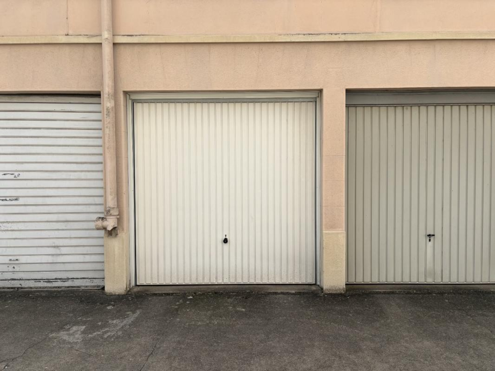 Image_1, Garage, Roanne, ref :122289