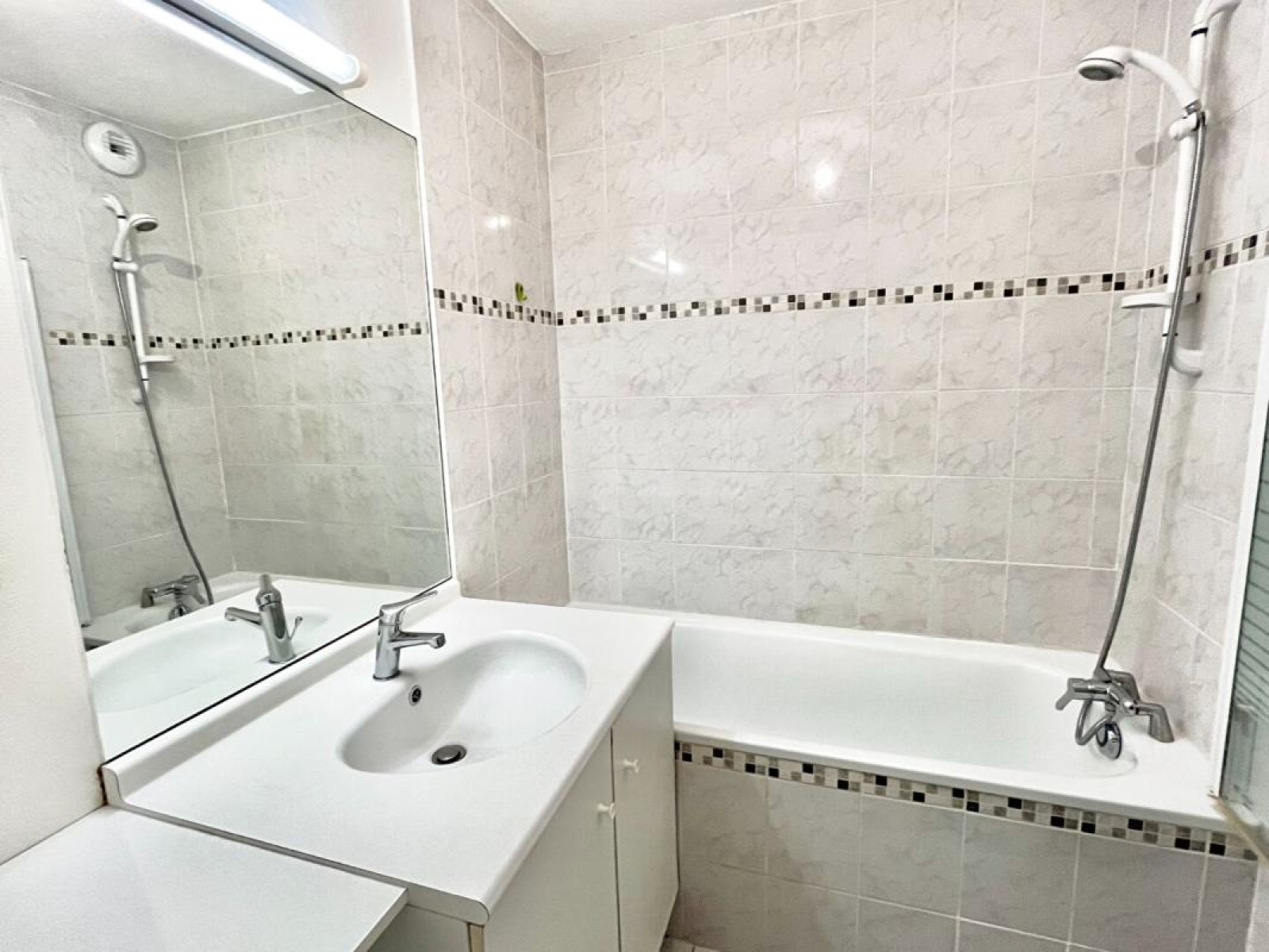 Image_2, Appartement, Décines-Charpieu, ref :12219SXD