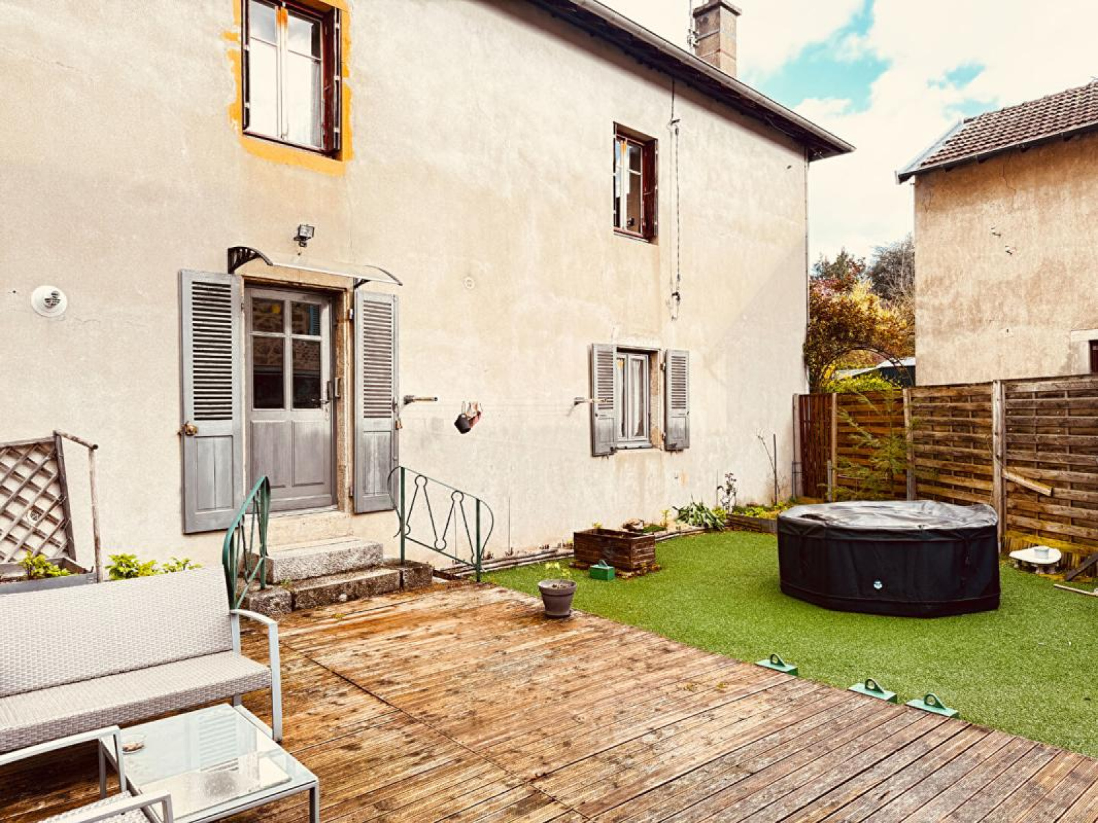 Image_1, Appartement, Saint-Haon-le-Châtel, ref :12328A