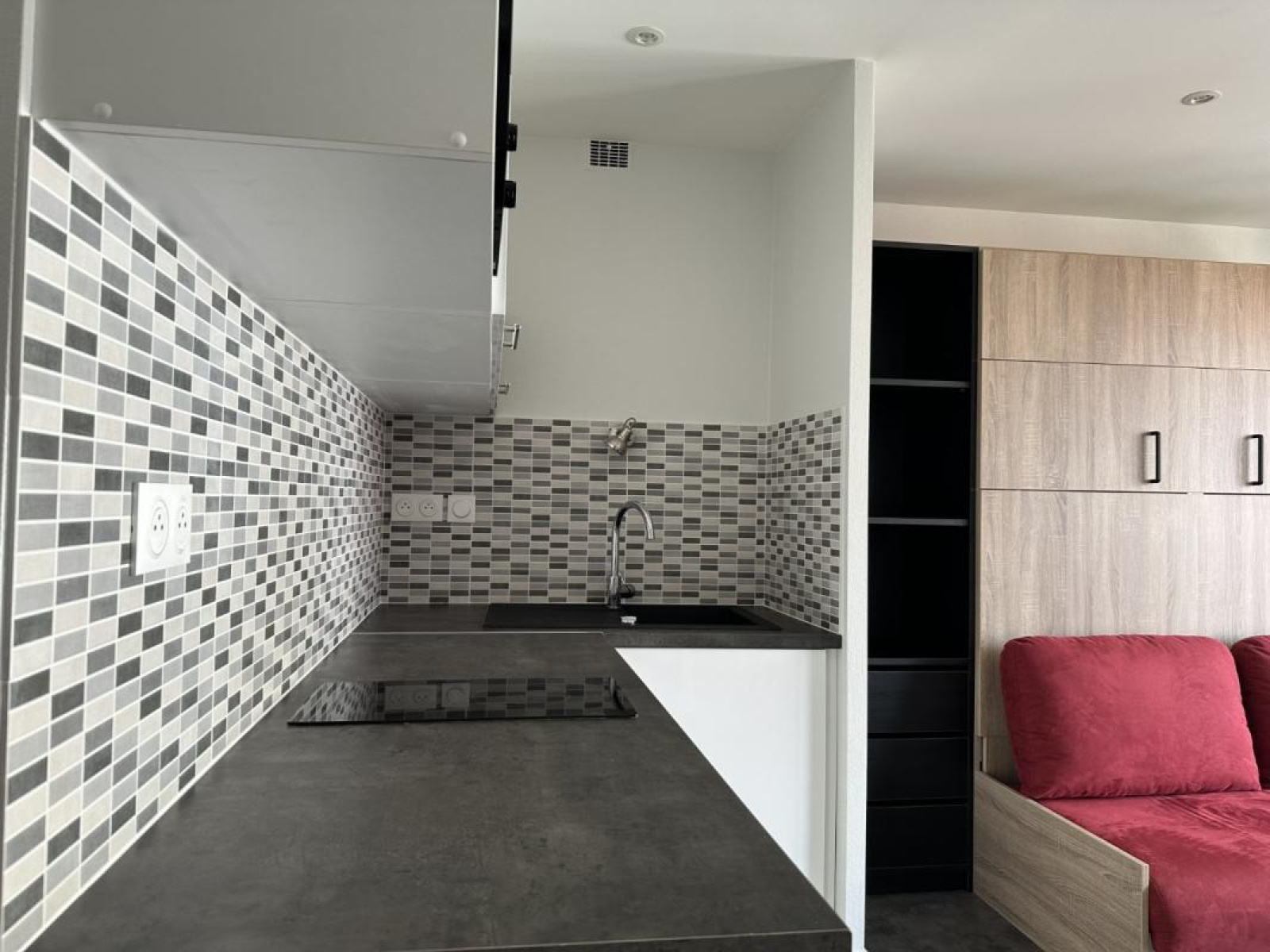 Image_2, Studio, Le Coteau, ref :117543