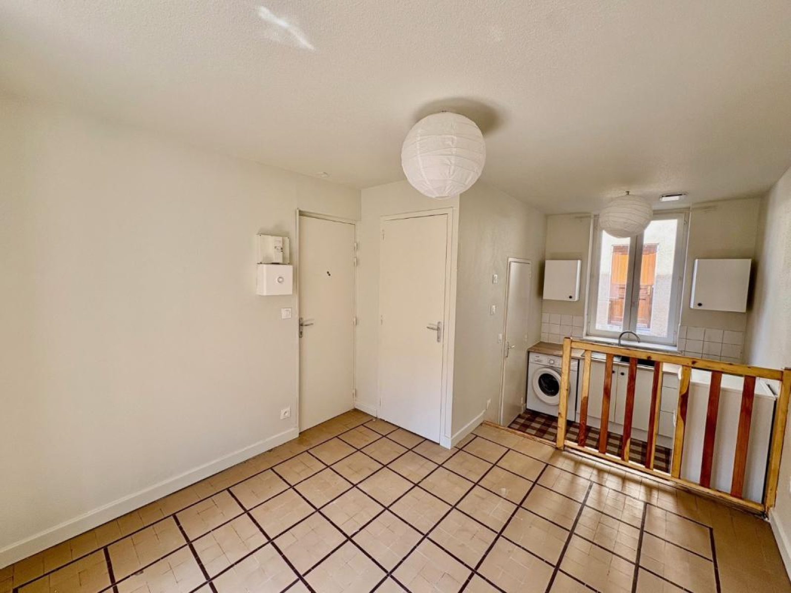 Image_2, Studio, Roanne, ref :111009