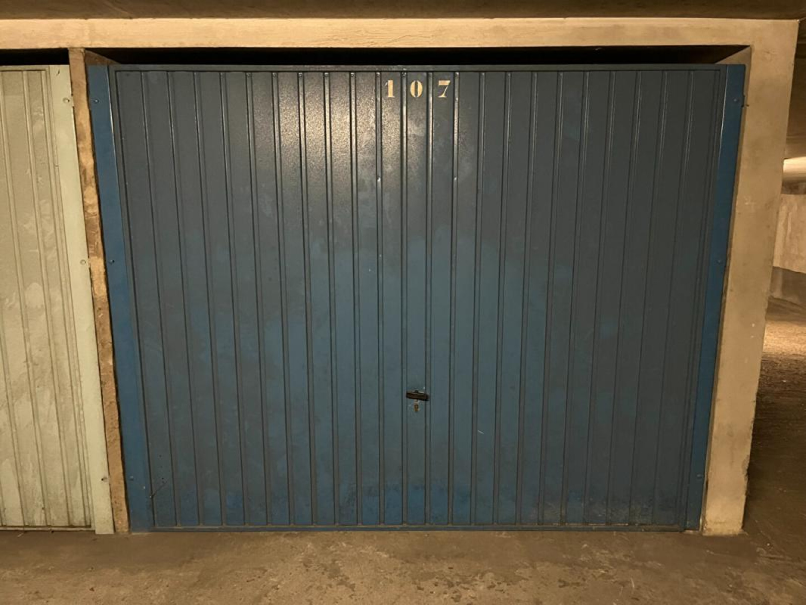 Image_3, Garage, Lyon, ref :12192ASDF