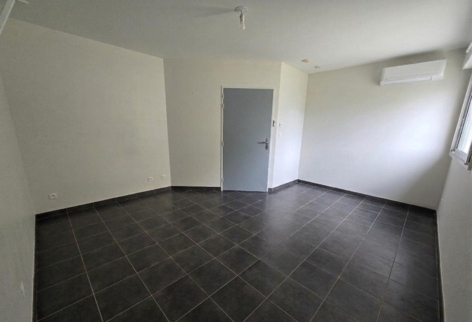 Image_3, Local commercial, Lentigny, ref :111083