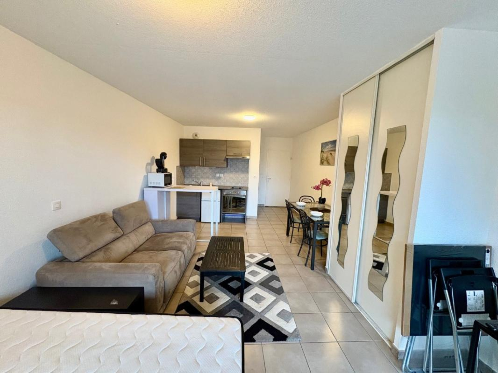 Image_4, Studio, Roanne, ref :107537