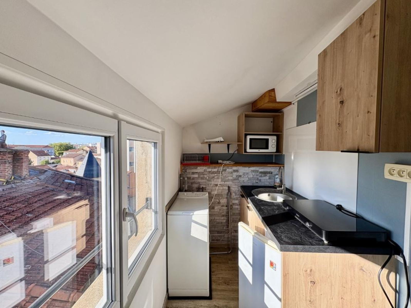 Image_1, Studio, Roanne, ref :124809