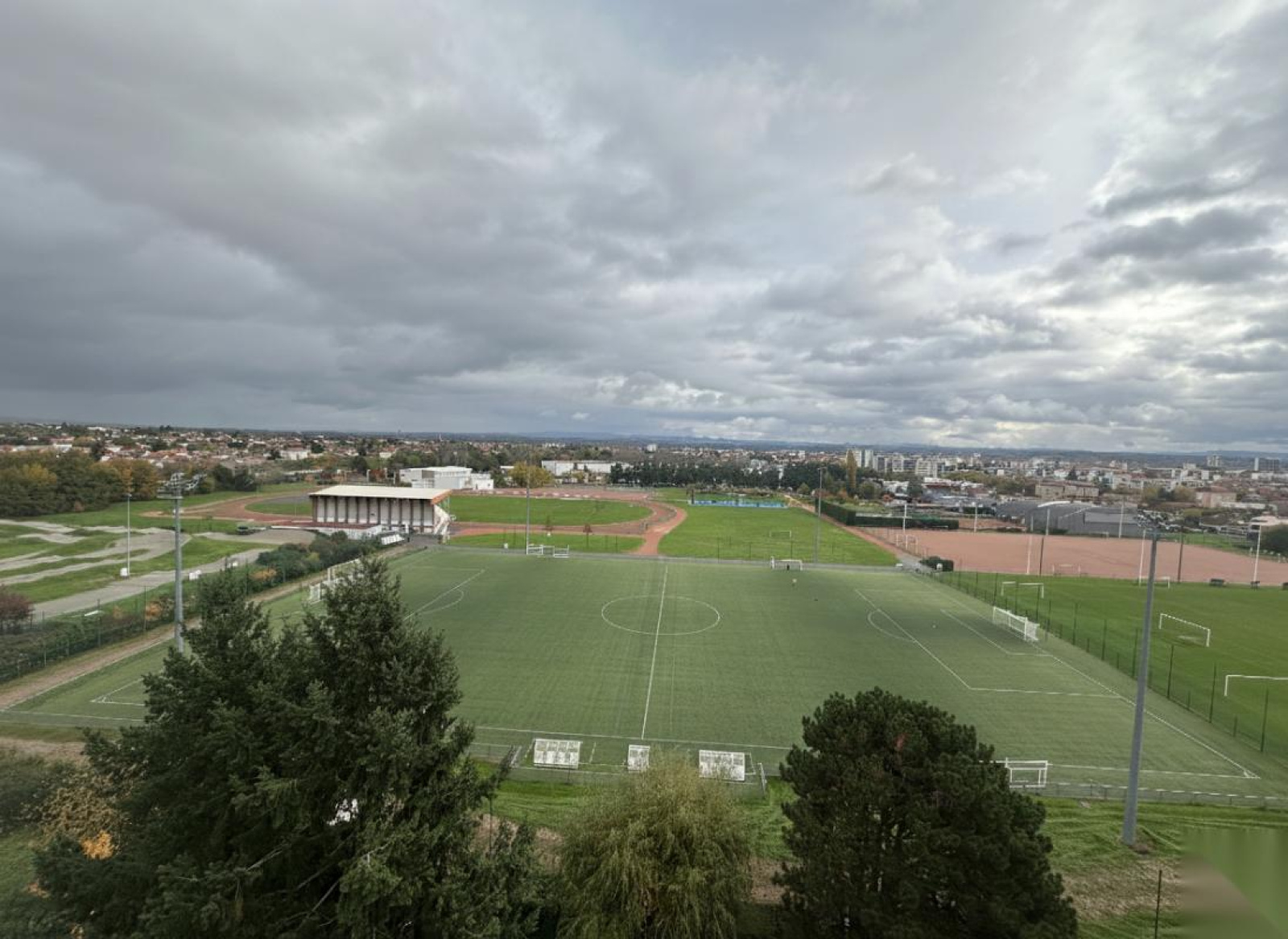 Image_4, Studio, Riorges, ref :12233